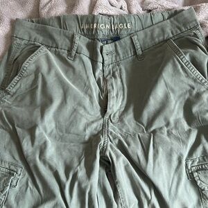 American Eagle mid Rise Baggy wide Leg cargo pants green size 10 elastic waist